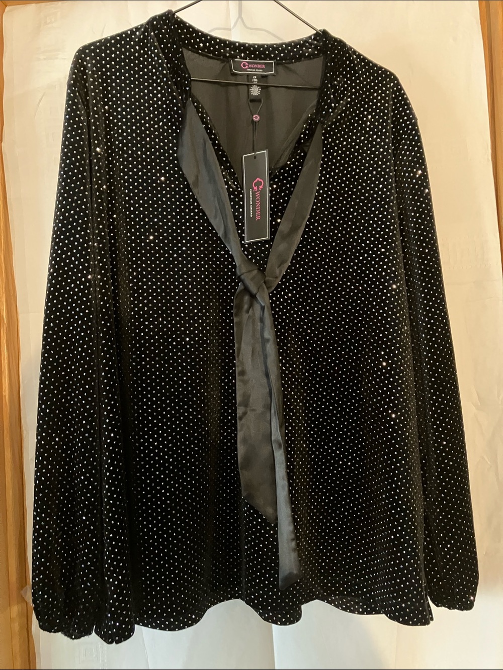 C Wonder Christian Siriano Women’s 1X NWT Black Velour Pullover Long Sleeve Top